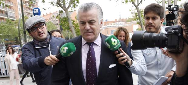 Bárcenas responde a Maroto: le dice que tiene "escaso nivel" y asegura que el "asco" es mutuo
