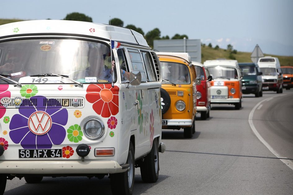 la ballena alegre preparando el 20 n orgullosos de nuestra historia furgovolkswagen 2016 la cita de los amantes de las furgonetas 20minutos es la ballena alegre preparando el 20 n orgullosos de nuestra historia furgovolkswagen 2016 la cita de los amantes de las furgonetas 20minutos es
