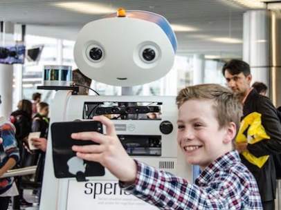 El robot Spencer de KLM