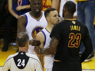 James y Curry