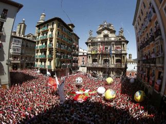 El 'chupinazo' da comienzo a los Sanfermines