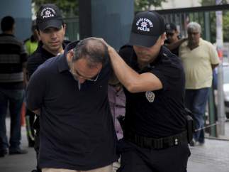 Continúan los arrestos en Turquía