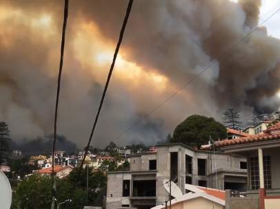 Las llamas se acercan al centro de Funchal (Madeira)