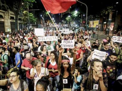 Marcha del "Fora Temer" en Río de Janeiro el día del juicio político a Rousseff