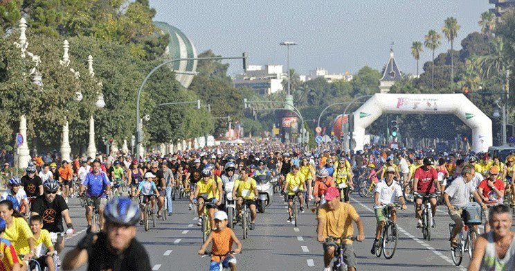 El día 18 es el día de la bicicleta y se celebra el XX Día de la Bicicleta en Valencia. Y el 22 de septiembre es el día sin coches y la EMT y el metro serán gratuitos.