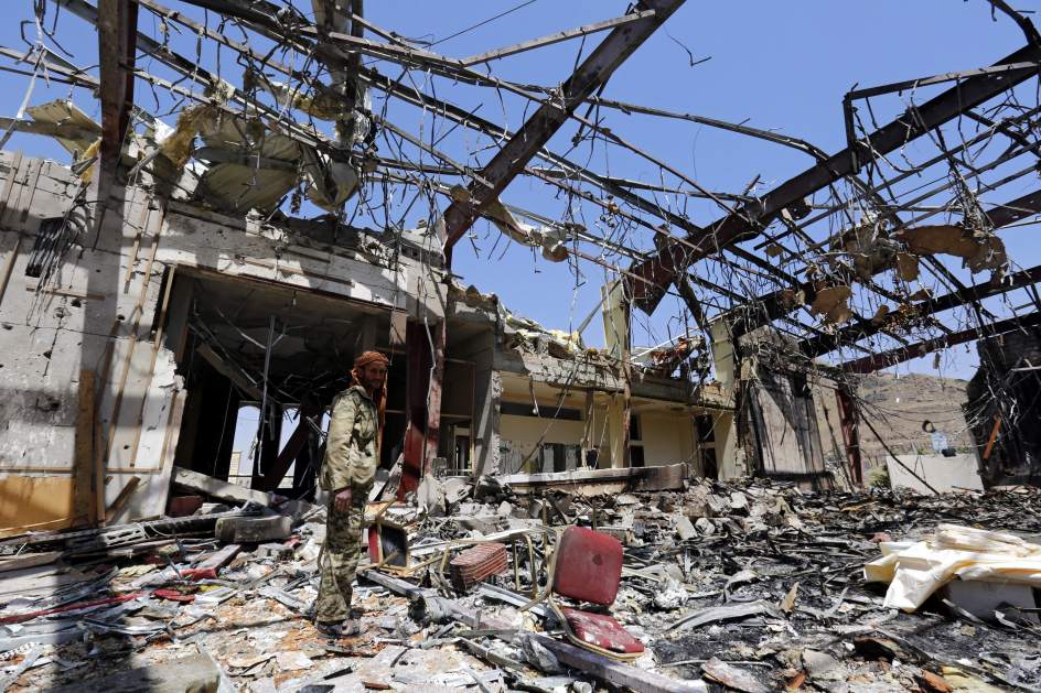 Resultado de imagen para bombardeo funeral yemen