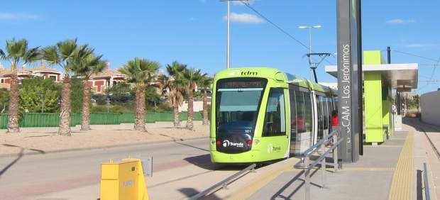 El tranvía en la parada