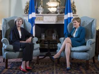 May y Sturgeon