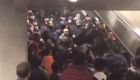 Brutal pelea de ultras del Nápoles en el metro de Estambul