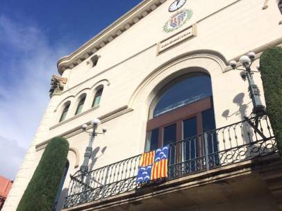 Bandera de Berga en el Ayuntamiento de Badalona