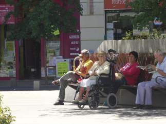 Pensión, pensionistas, jubilados, ancianos, ancianas, anciana