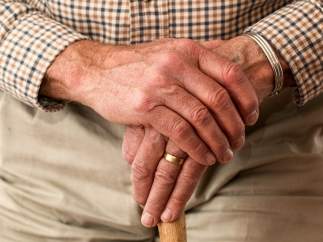 Los ancianos, preocupados por sus pensiones