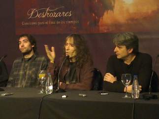 Robe Iniesta y sus músicos