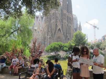 Turistas ante la Sagrada Família