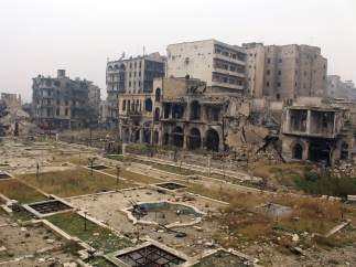 Vista general tras un bombardeo en Alepo, Siria