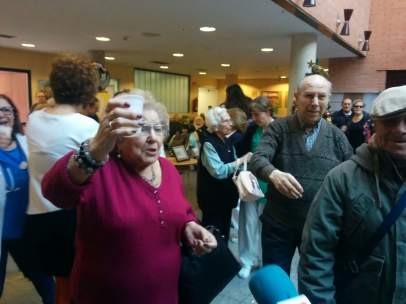 "¿Y a los abuelos les damos champán?"