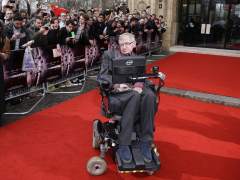 Stephen Hawking cumple 75 años en la cúspide de la fama