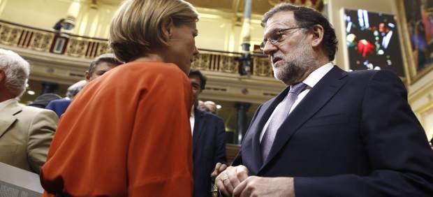 María Dolores de Cospedal y Mariano Rajoy en la sesión de investidura María Dolores de Cospedal y Mariano Rajoy en la sesión de investidura
