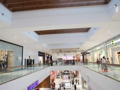 Los Arcos cuenta con una diferenciada oferta dentro del retail de la ciudad.