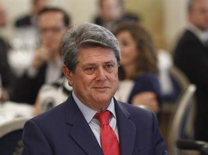 Trillo anuncia su dimisión como embajador