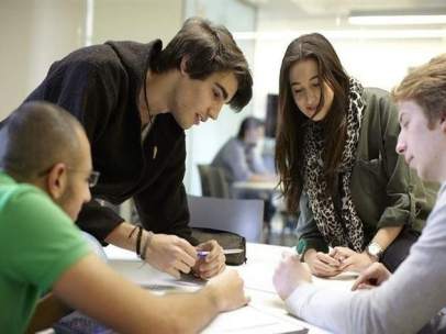 Adolescentes en una imagen de archivo