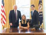 Ivanka Trump sentada en el despacho oval Ivanka Trump sentada en el despacho oval