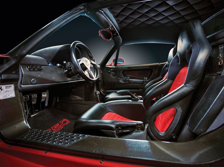Interior del Ferrari de Mike Tyson