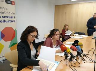 La concejal Laura Pérez y la comisionada de Salud, Gemma Tarafa