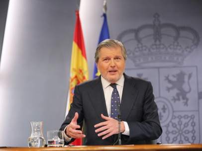 Rueda de prensa de Méndez de Vigo tras el Consejo de Ministros