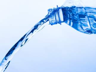 Agua embotellada
