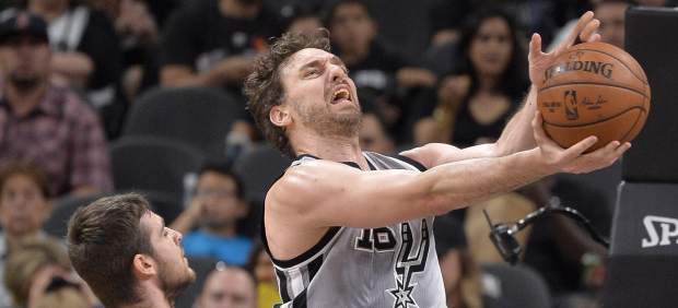 Pau Gasol, durante un lance del encuentro ante Sacramento Pau Gasol, durante un lance del encuentro ante Sacramento