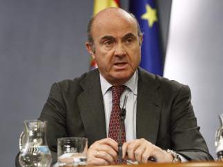 Luis de Guindos en la rueda de prensa tras el Consejo de Ministros