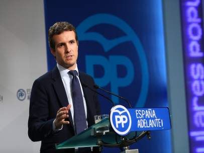 Pablo Casado en rueda de prensa en la sede del PSOE