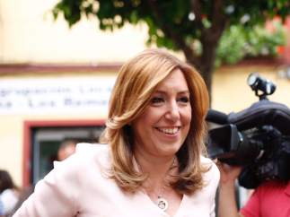 Susana Díaz tras votar en las primarias en la sede del PSOE de Triana