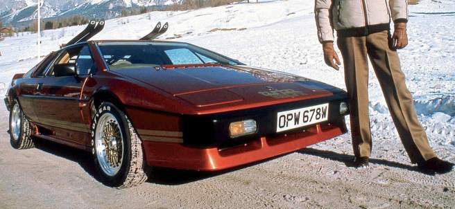 Los coches que Roger Moore condujo como 007