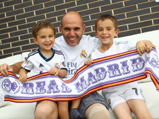 Jesús, con sus dos hijos, Víctor y Jorge