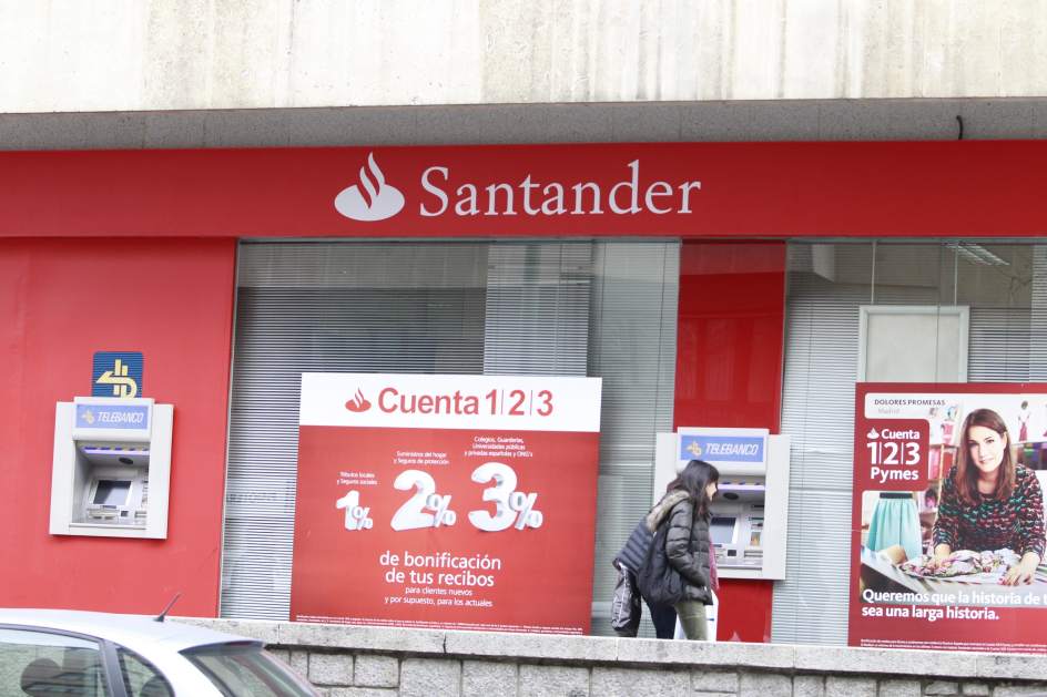 Condenado un empleado de banca por robar 116.200 euros de la cuenta de una "amiga" suya ...