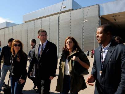 Celia Mayer y Carlos Sánchez Mato en la Caja Mágica