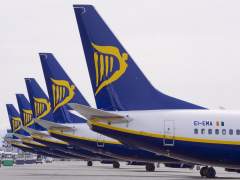 Ryanair lanza una campaña ante el consumo excesivo de alcohol a bordo