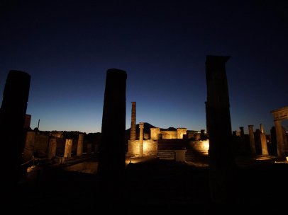Pompeya de noche