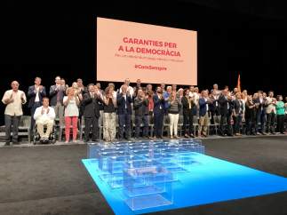 Diputados de JxSí en el acto de presentación de la ley del referéndum.