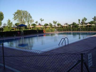 Piscina de verano en una imagen de archivo.