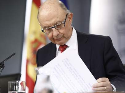 Cristóbal Montoro tras el Consejo de Ministros