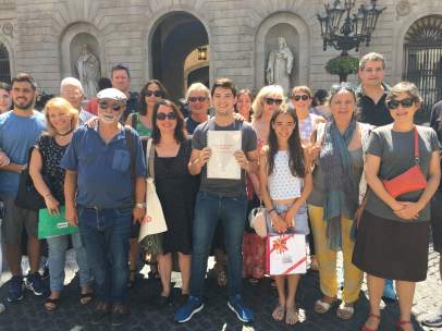 Anfitriones de Airbnb arropan a la plataforma ante el Ayuntamiento