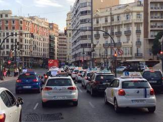 Protesta de las autoescuelas para exigir el fin de la huelga de examinadores
