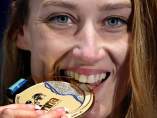 Mireia muerde otro oro en mariposa