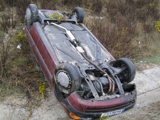 Coche volcado tras un accidente