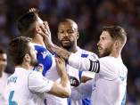 Ramos toca la cara a Schar Ramos toca la cara a Schar