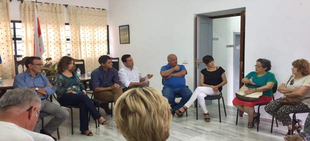 Reunión sobre Memoria Histórica en Arroyomolinos de León. 