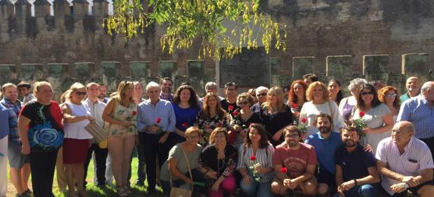 Acto de memoria histórica en la Macarena, con Verónica Pérez (PSOE)